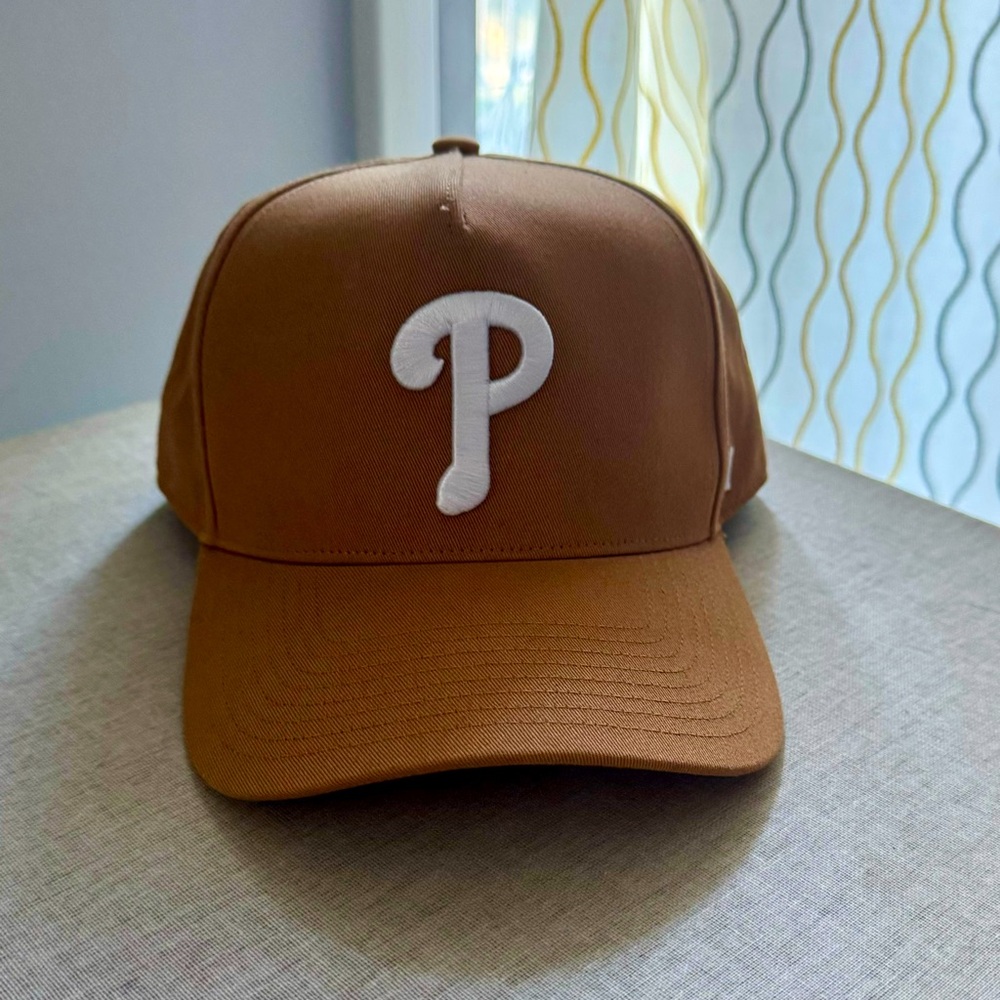 NEW NEVER BEEN WORN Phillies 47 hat